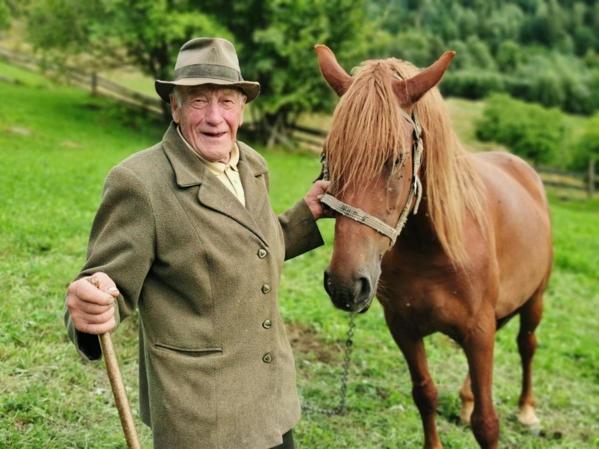 Bat'Kivska Hata Stari Kuty Extérieur photo